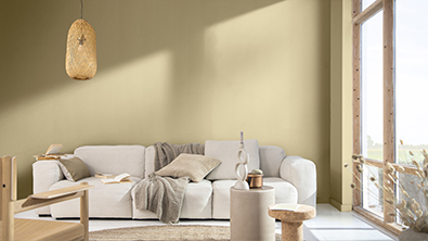 Living room with straw-colored walls