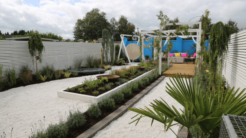 Slider right Image 0