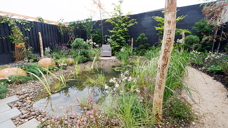 Slider right Image 0