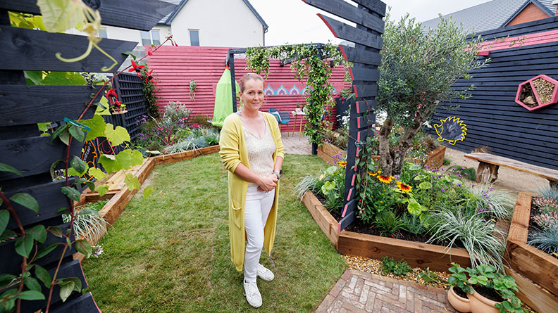 Slider right Image 0